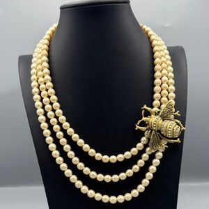 Yochi Carmen Necklace Bee Necklace Glass Pearl Necklace